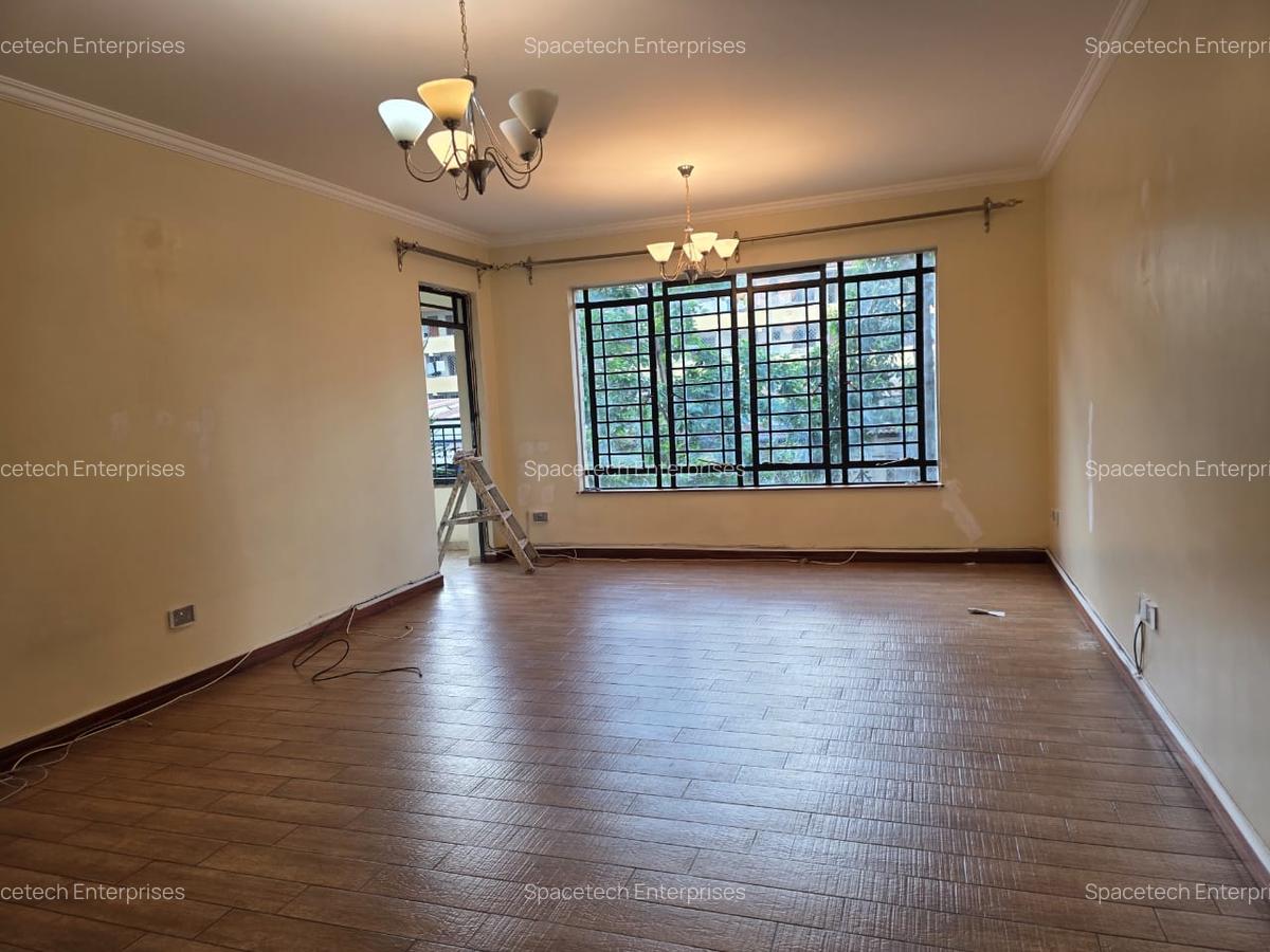 4 Bed Apartment with En Suite in Parklands - 3
