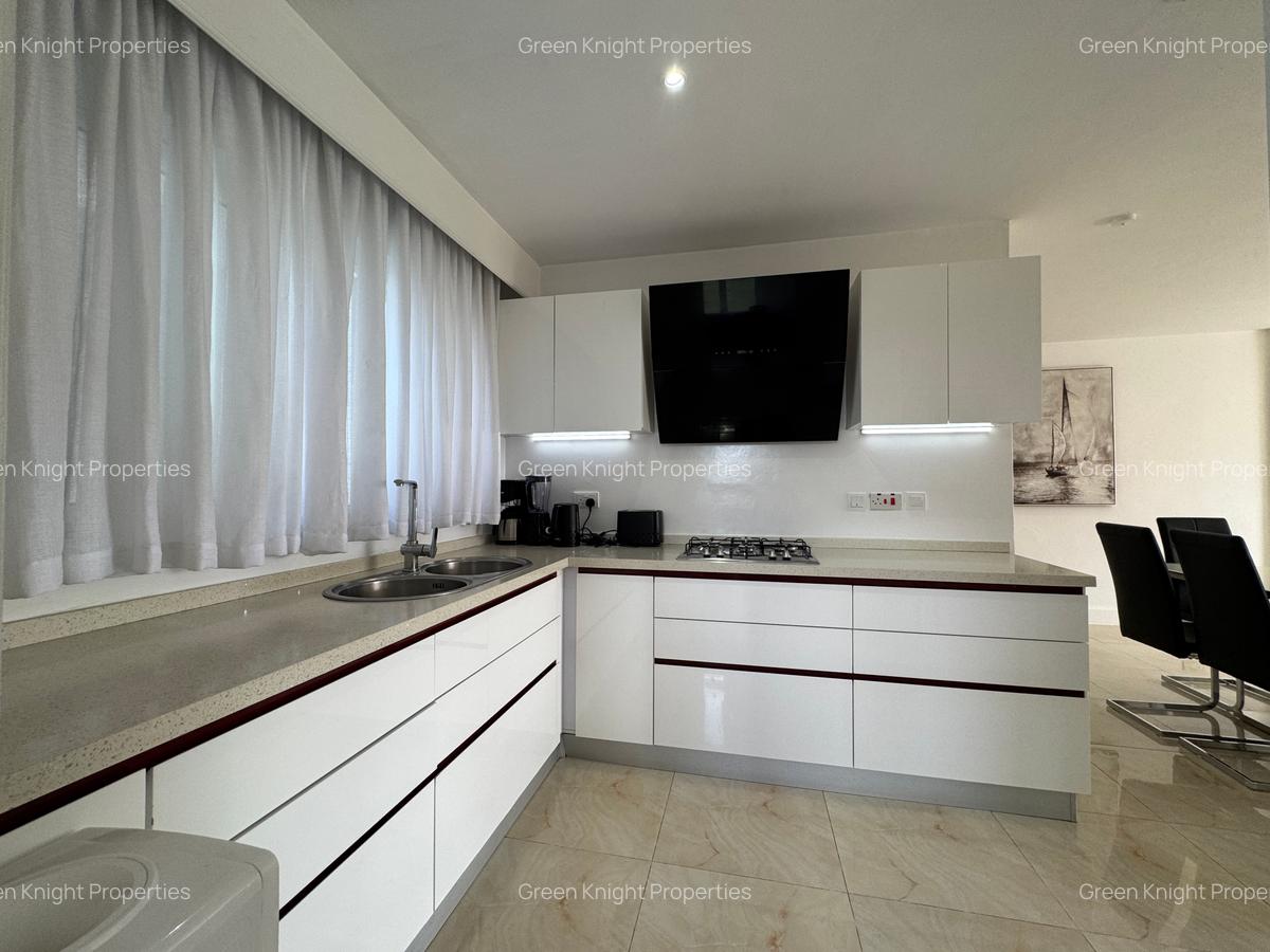 Serviced 2 Bed Apartment with En Suite in Westlands Area - 13