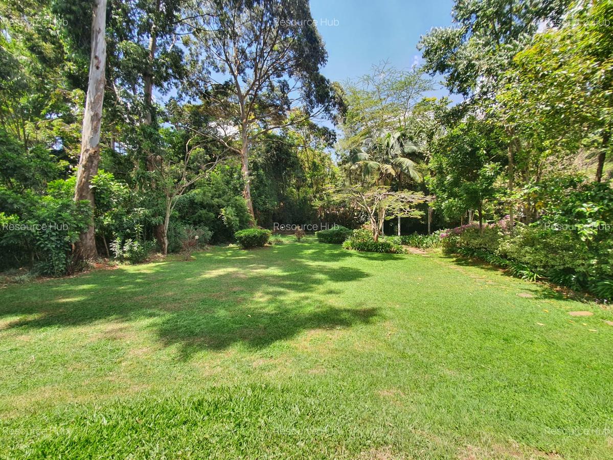 6 Bed House with En Suite in Nyari - 3