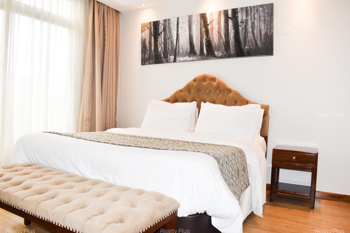 Serviced 2 Bed Apartment with En Suite at Dennis Pritt Road - 2