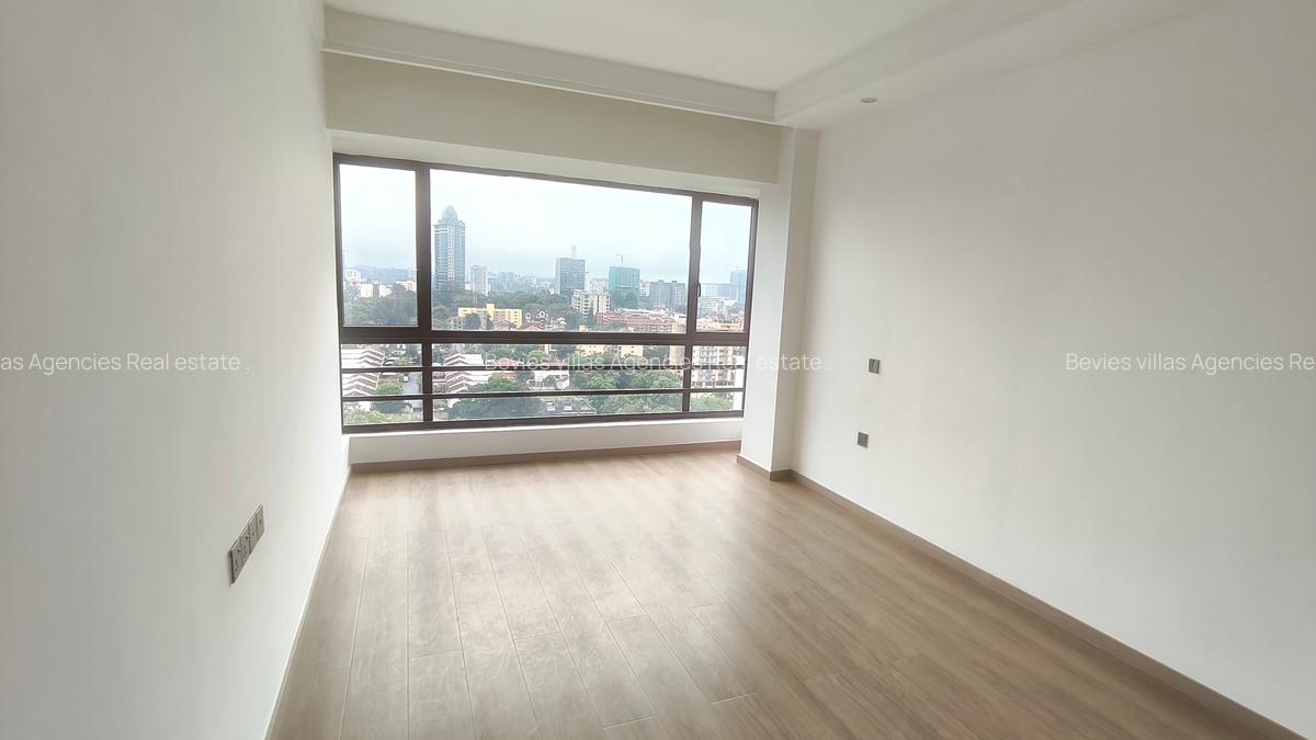 3 Bed Apartment with En Suite at Riverside - 9