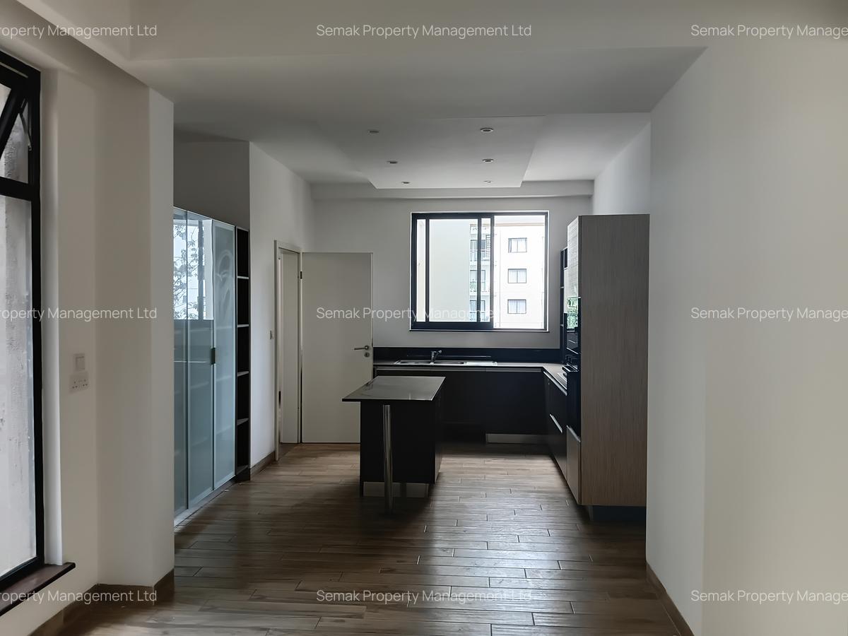 3 Bed Apartment with En Suite in Riverside - 5