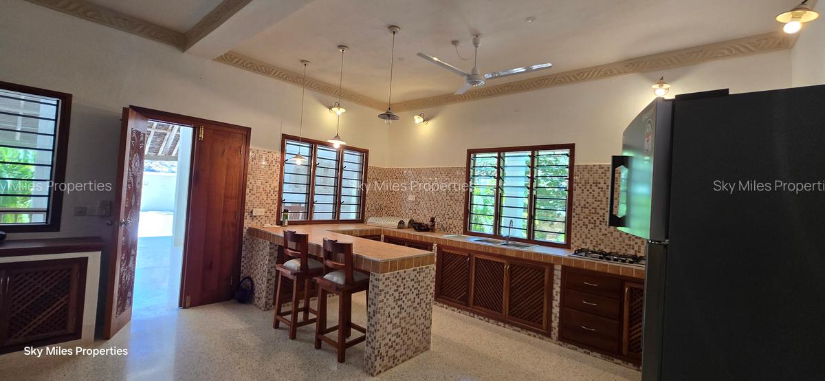 3 Bed Villa with En Suite at Garoda - 9