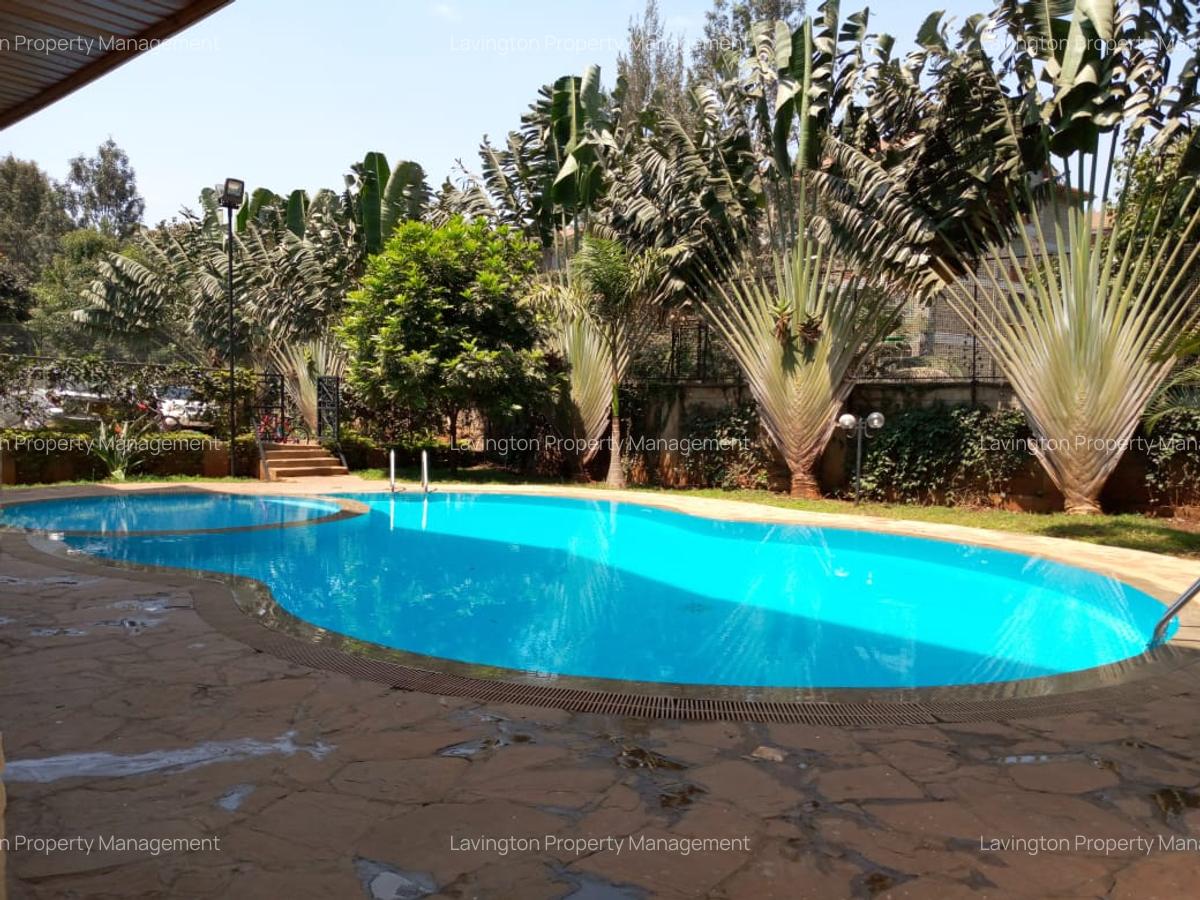 3 Bed Apartment with En Suite at Lavington - 14