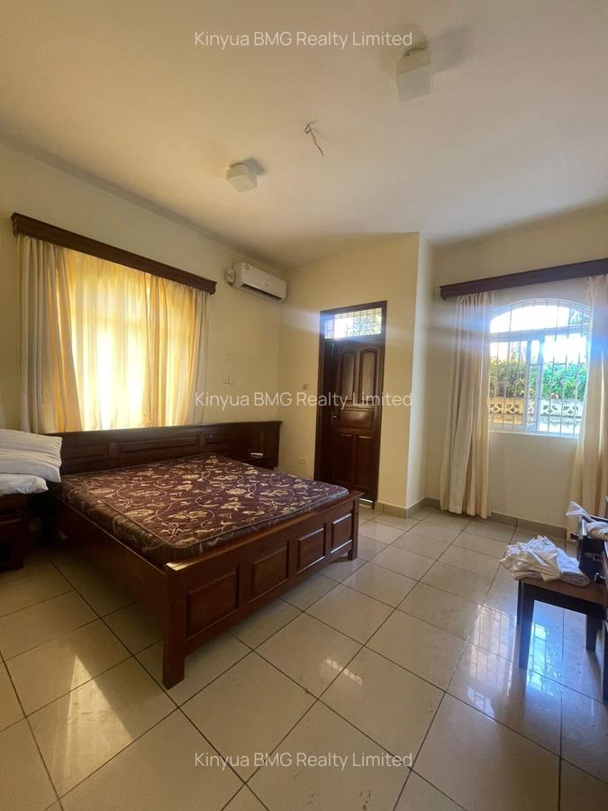 Serviced 1 Bed Apartment with En Suite in Nyali Area - 4