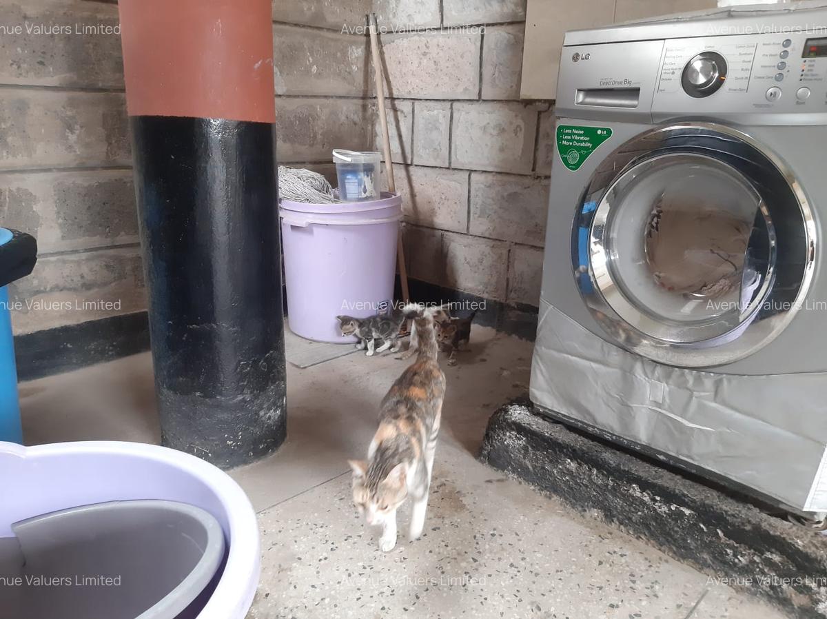 10 Bed House with En Suite at Chady Road - 16