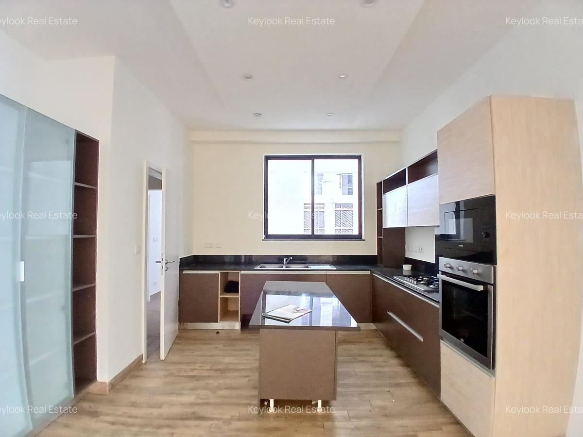3 Bed Apartment with En Suite at Riverside Drive - 14