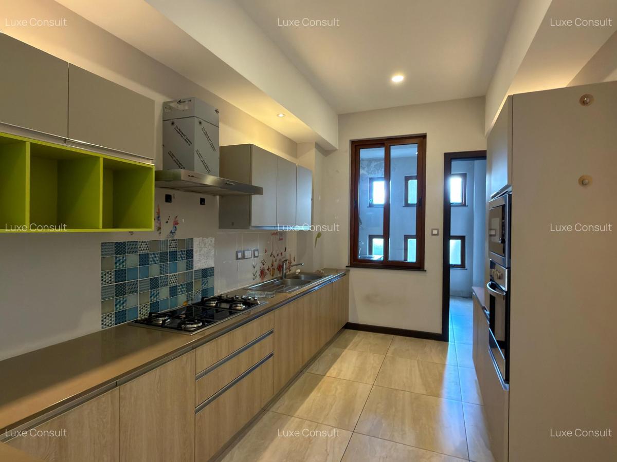 3 Bed Apartment with En Suite in General Mathenge - 5
