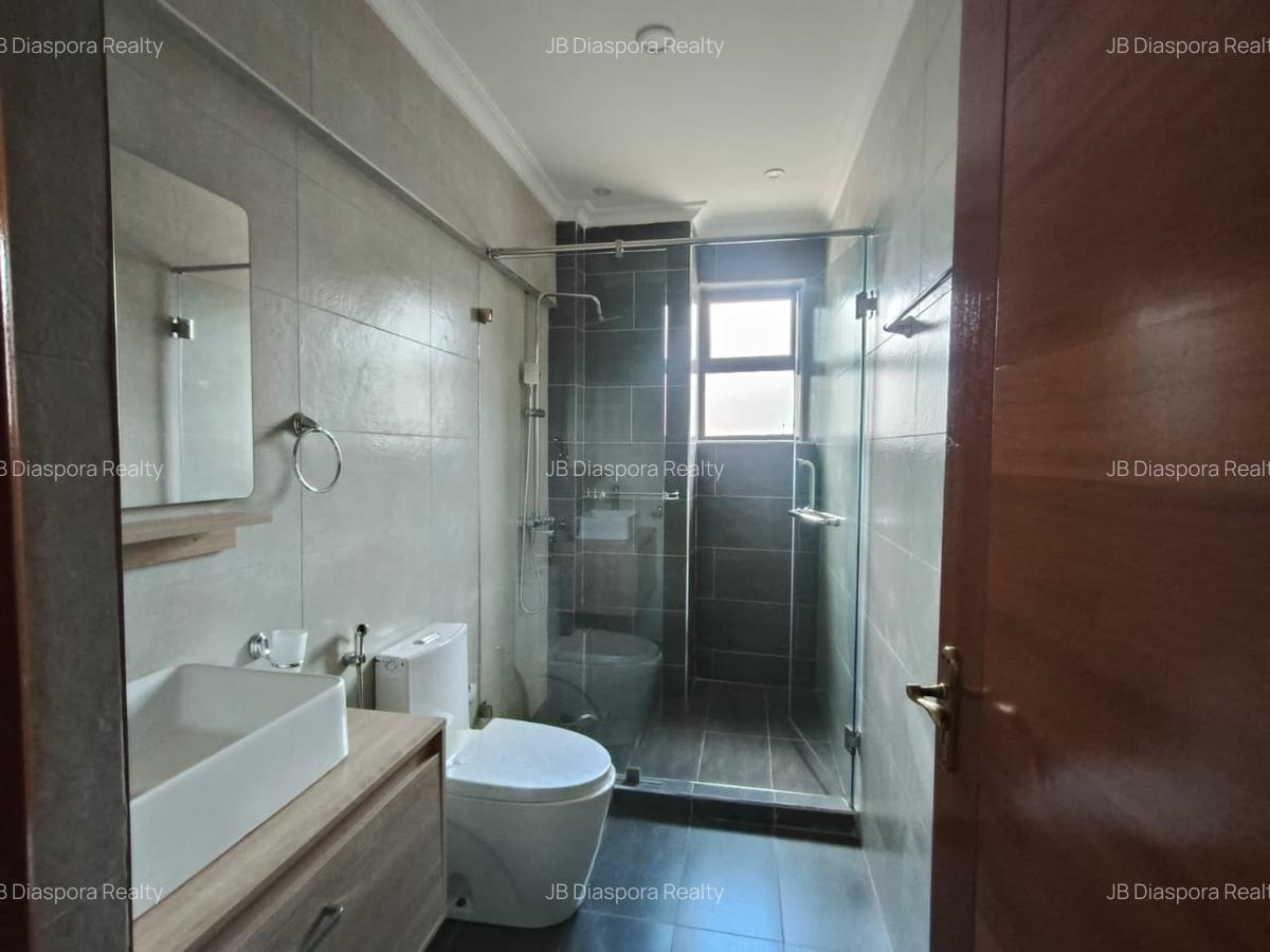 2 Bed Apartment with En Suite at Wood Avenue - 12