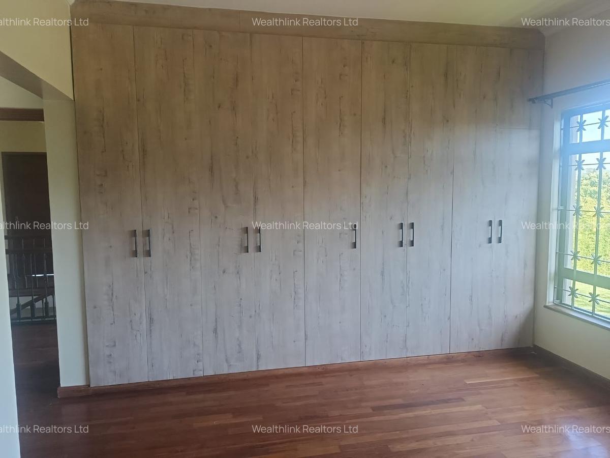 5 Bed Townhouse with En Suite at Runda - 14