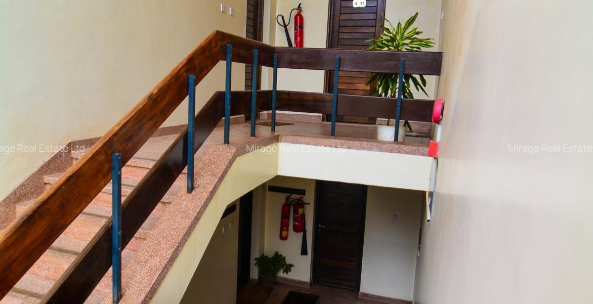 2 Bed Apartment with En Suite in Lavington - 6