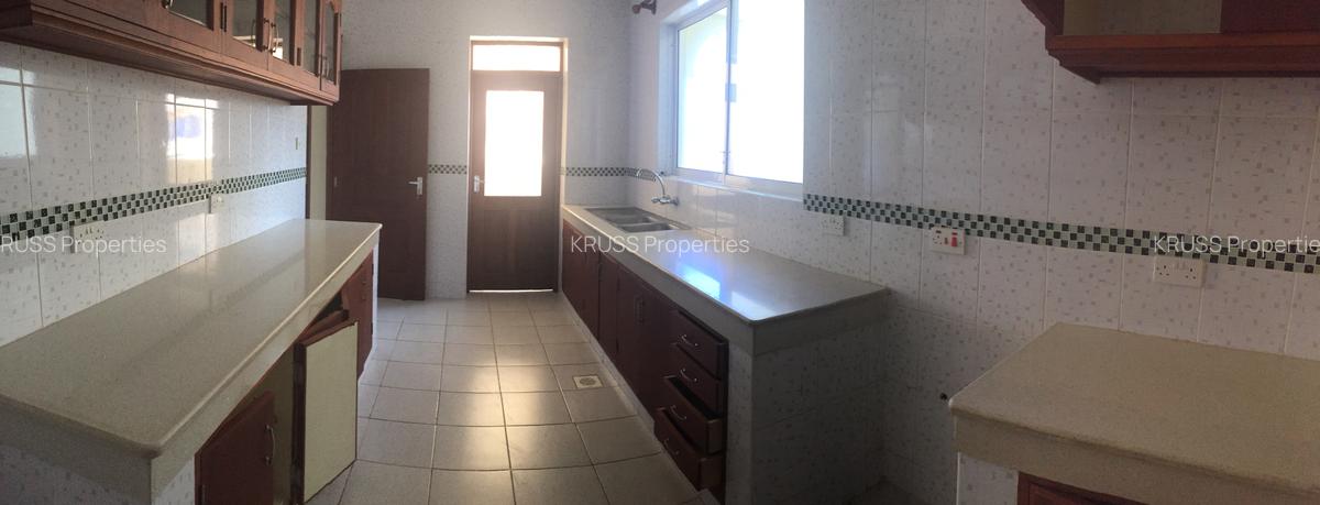 2 Bed Apartment with En Suite in Nyali Area - 18