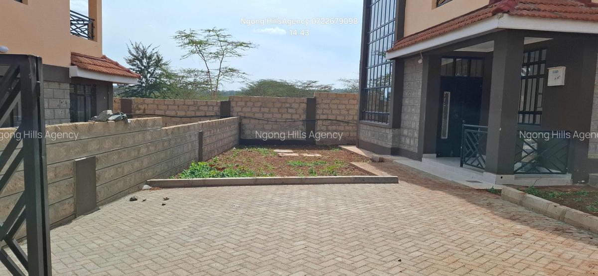 4 Bed Townhouse with En Suite at Rimpa - 4