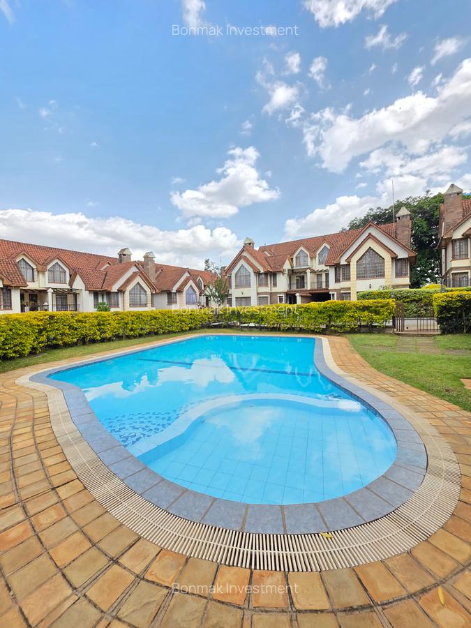 5 Bed Townhouse with En Suite at Lavington Green - 13