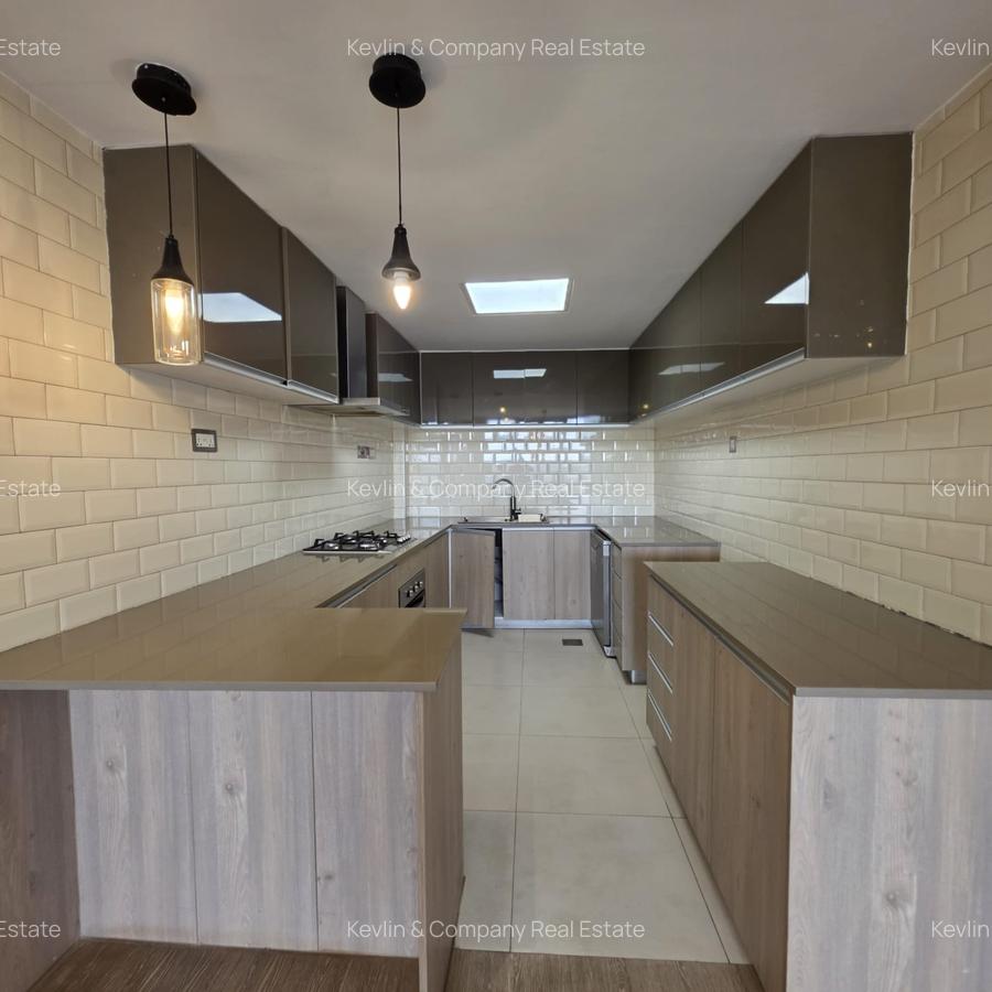 2 Bed Apartment with En Suite in Riverside - 3