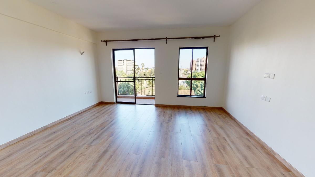 3 Bed Apartment with En Suite in Parklands - 5