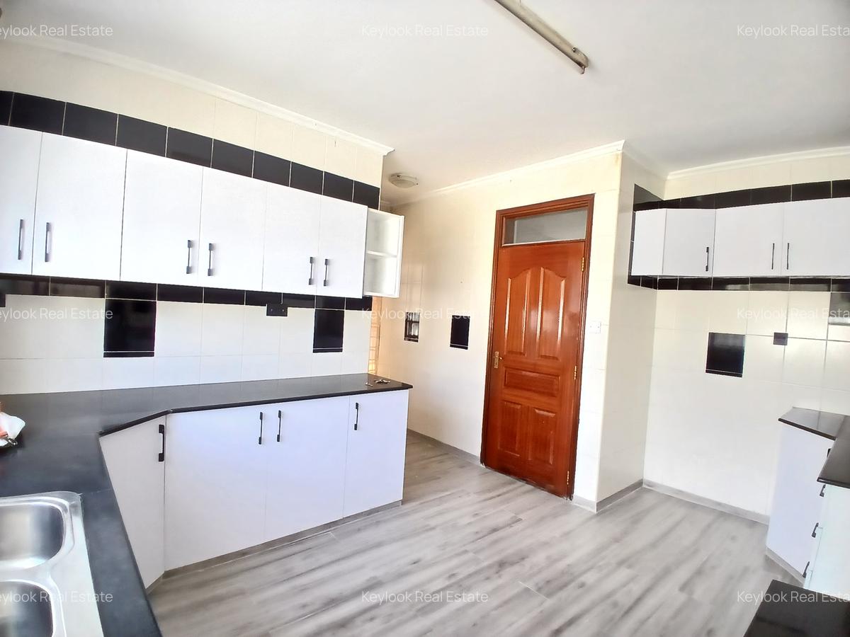 4 Bed Townhouse with En Suite at Lavington - 7