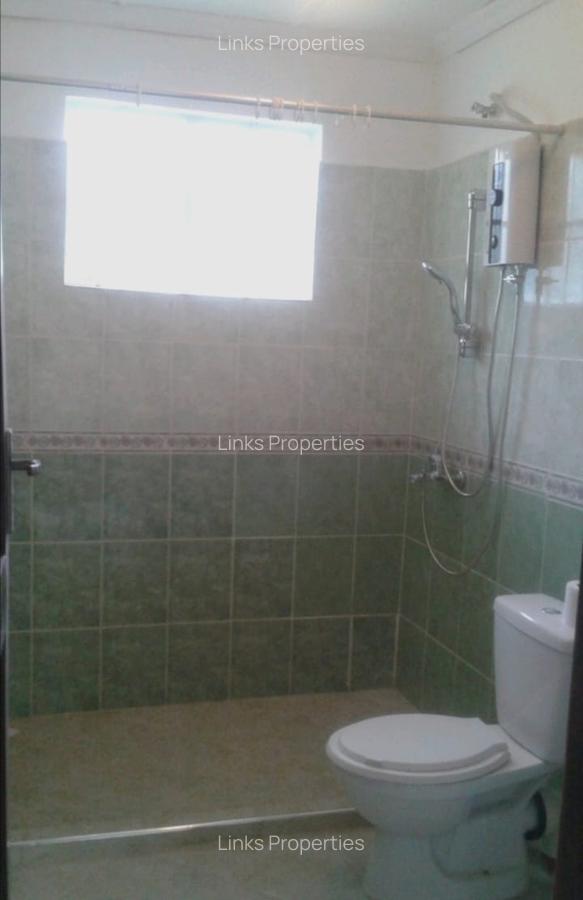 2 Bed House with En Suite at Karen Road - 7