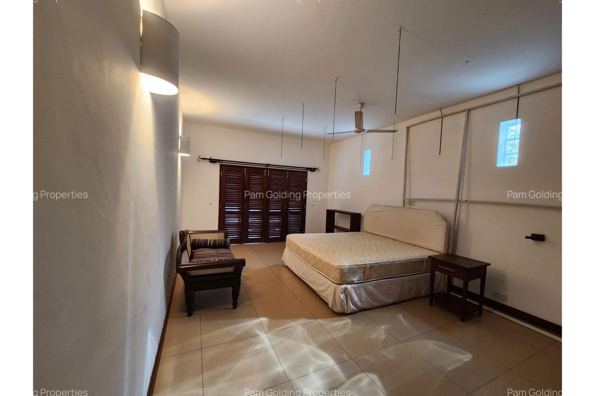 Furnished 3 Bed Apartment with En Suite at Cement Road - 8