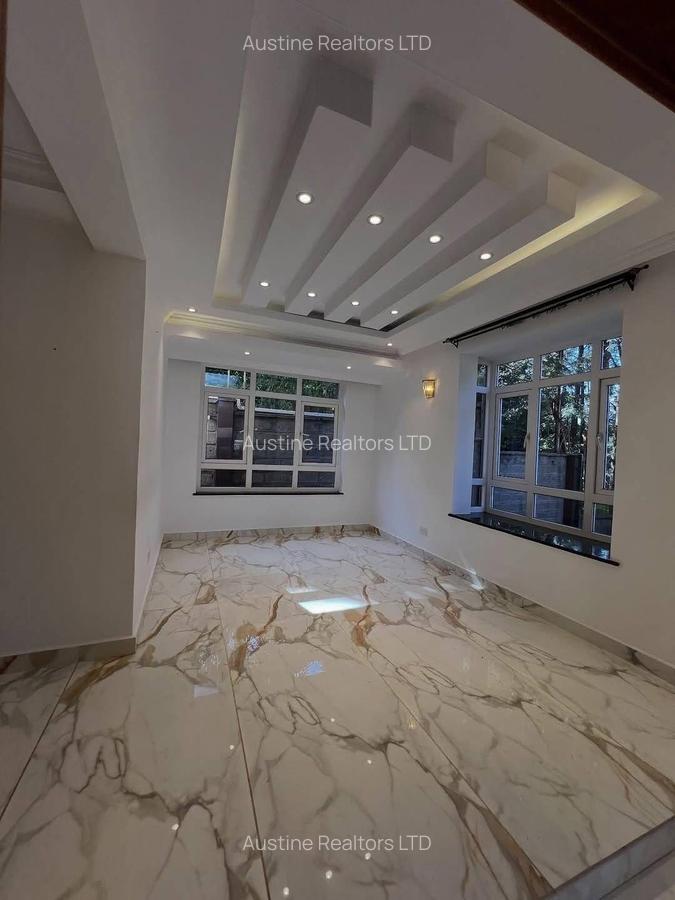 6 Bed Townhouse with En Suite in Lavington - 5