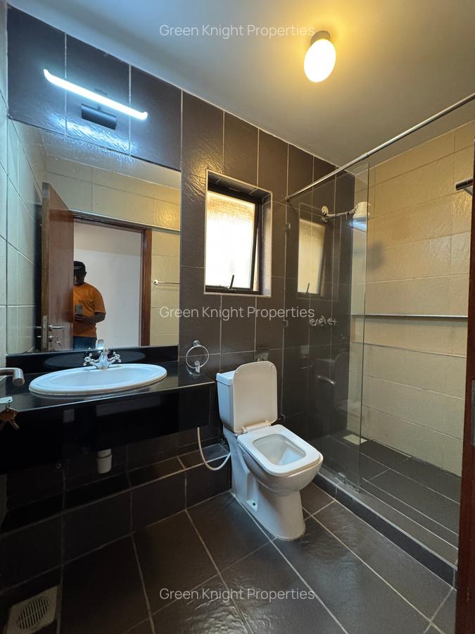 Serviced 3 Bed Apartment with En Suite in Kilimani - 13