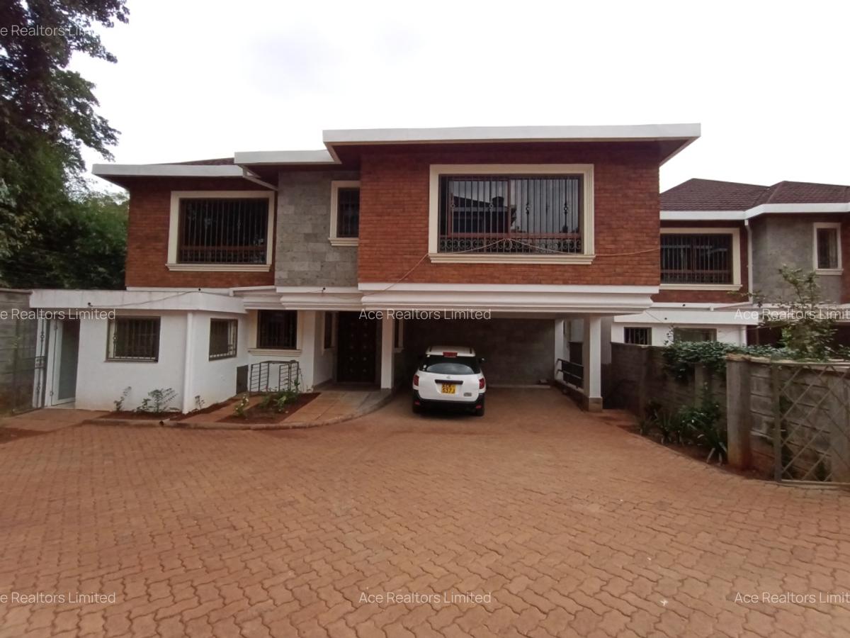 5 Bed House with En Suite at Spring Valley - 5