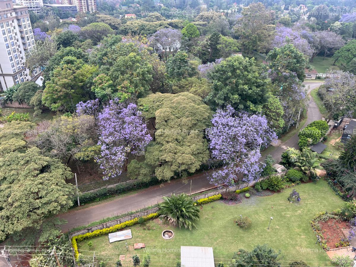 3 Bed Apartment with En Suite in Riverside - 2