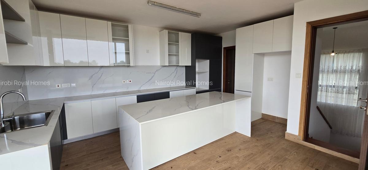 4 Bed Townhouse with En Suite at The Loft Two Rives - 5