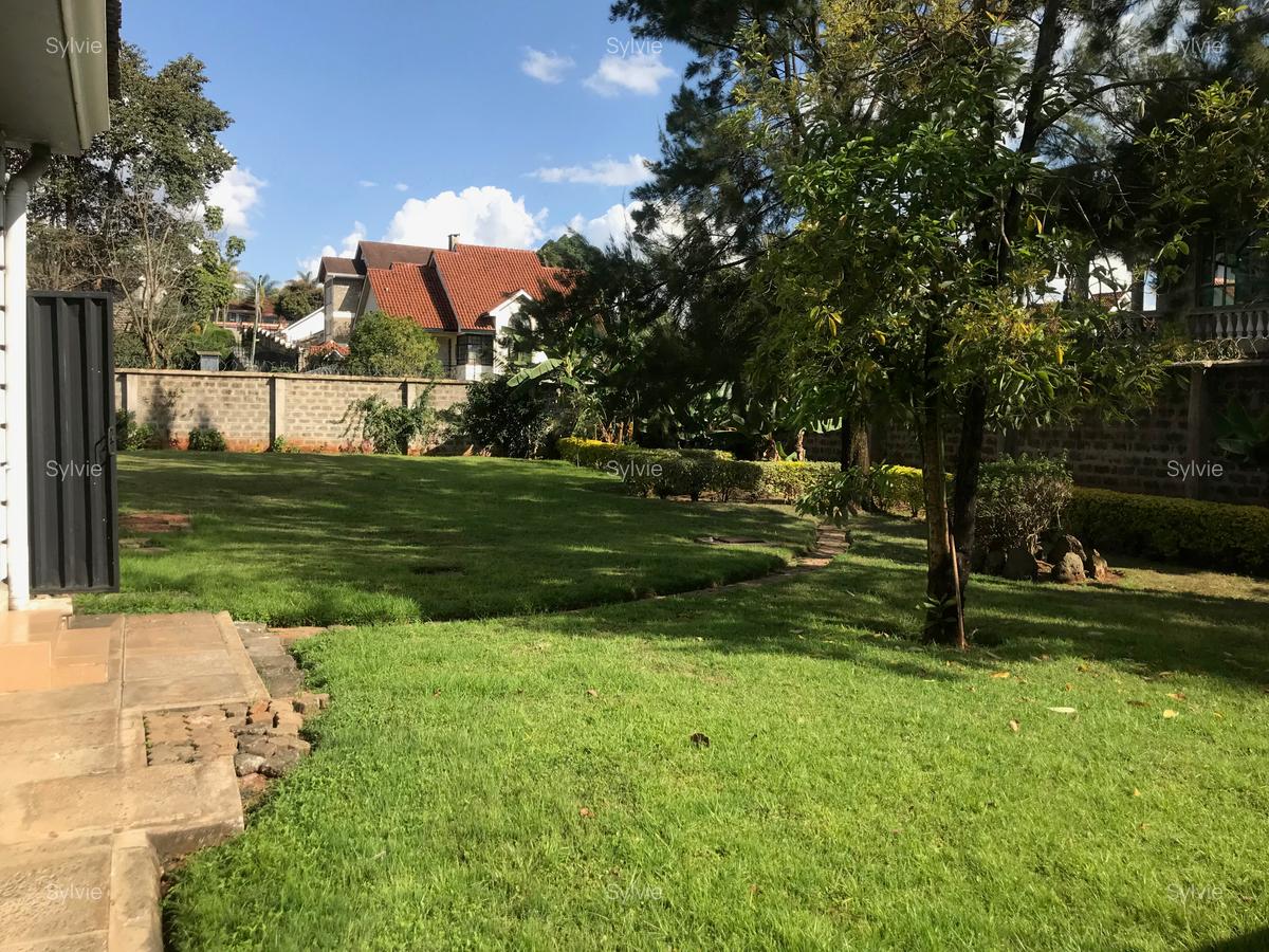 5 Bed Villa with En Suite in Runda - 17