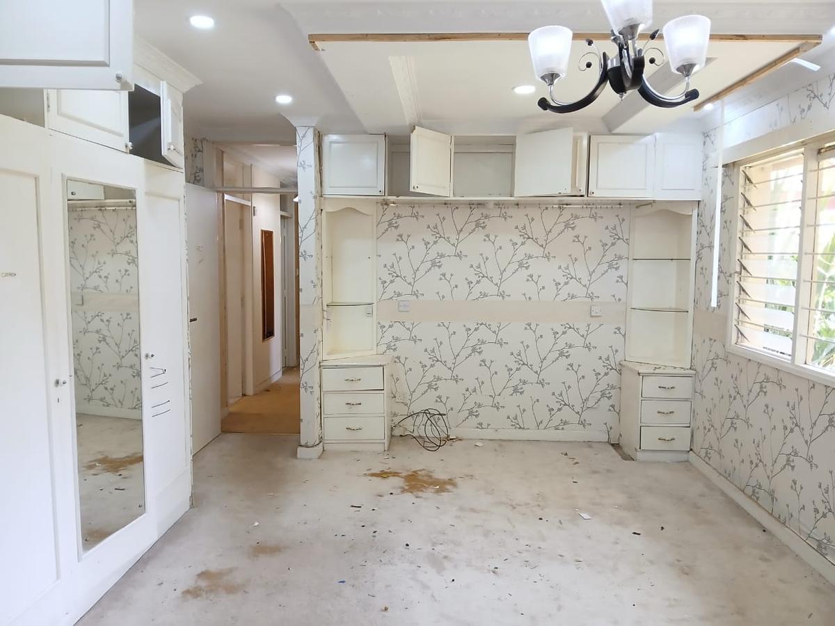 5 Bed House with En Suite in Loresho - 14