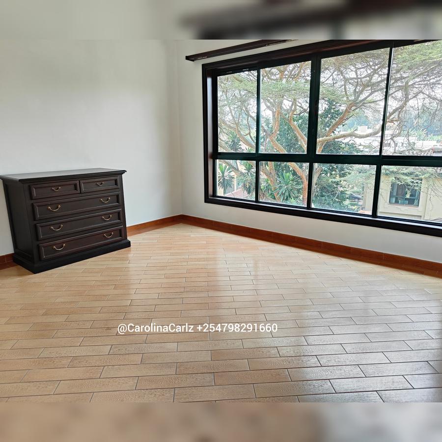 4 Bed Townhouse with En Suite at Brookside Drive - 18