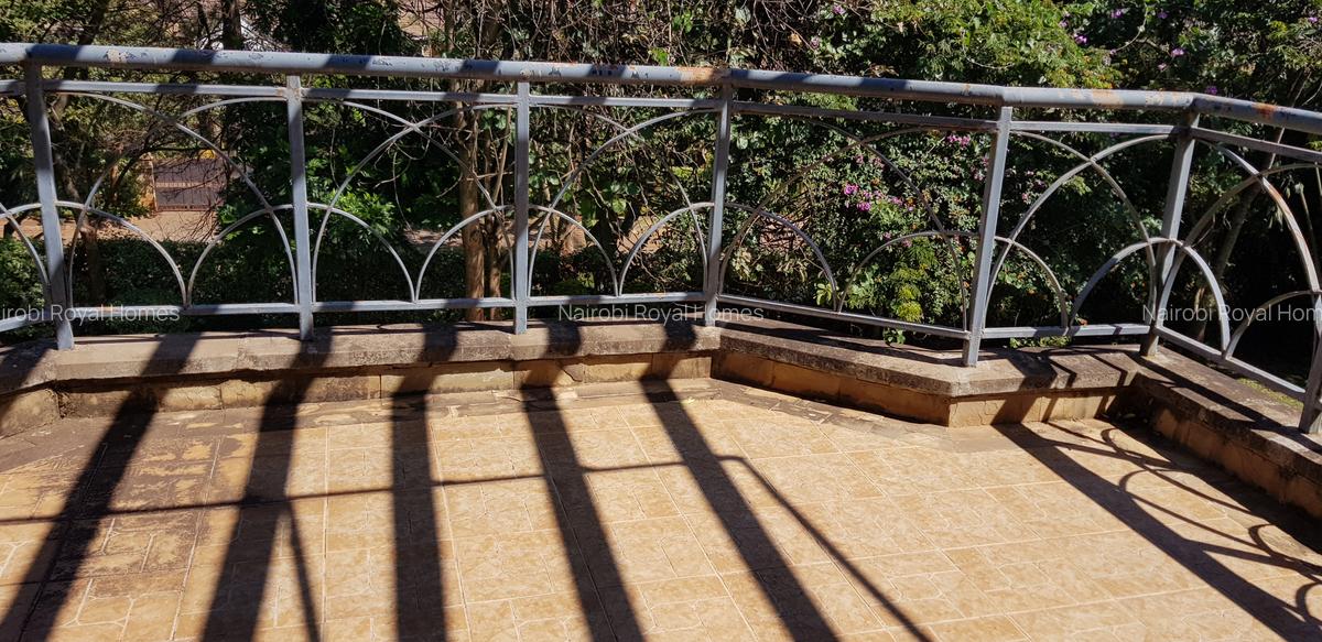 5 Bed House with En Suite at Mimosa Road - 18