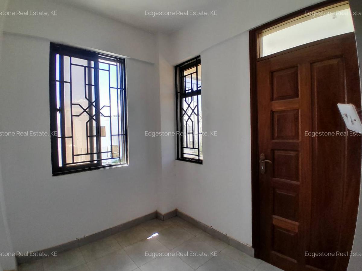 2 Bed Apartment with En Suite in Mtwapa - 15