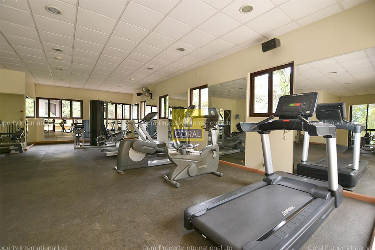 3 Bed Apartment in Riverside - 15