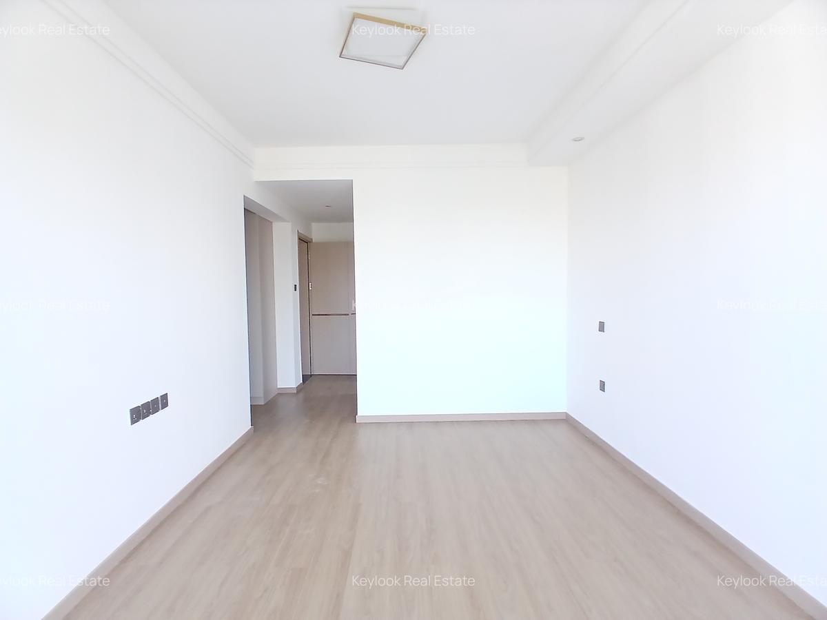 3 Bed Apartment with En Suite at Riverside Drive - 2