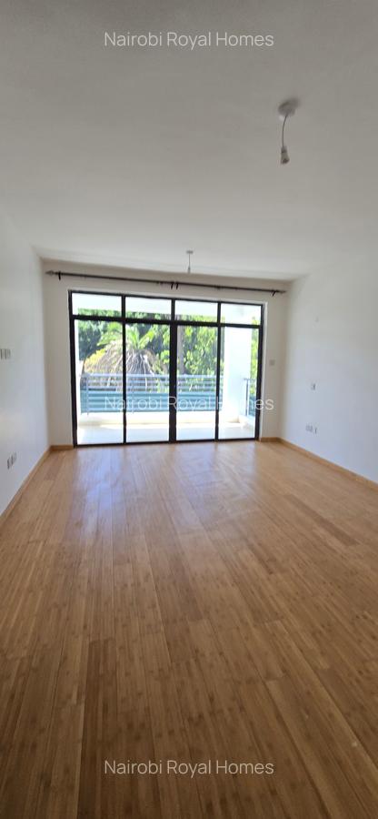 5 Bed Townhouse with En Suite at Off Convent Drive - 18