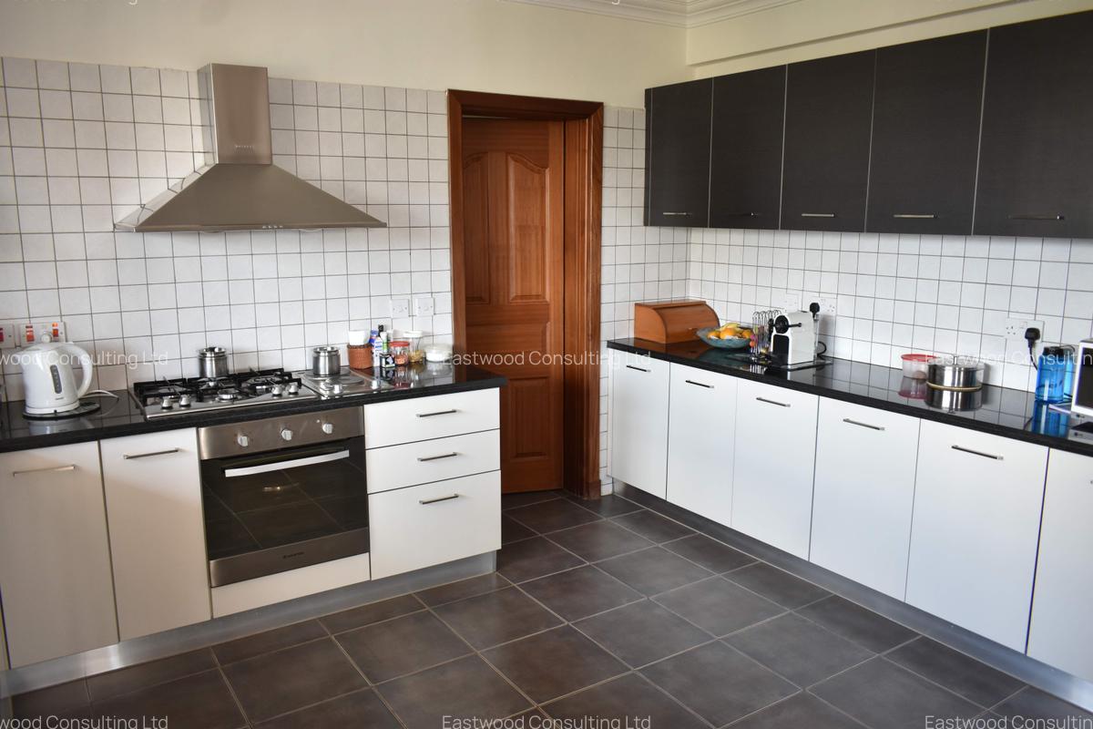 3 Bed Apartment with En Suite at Suswa Road - 2