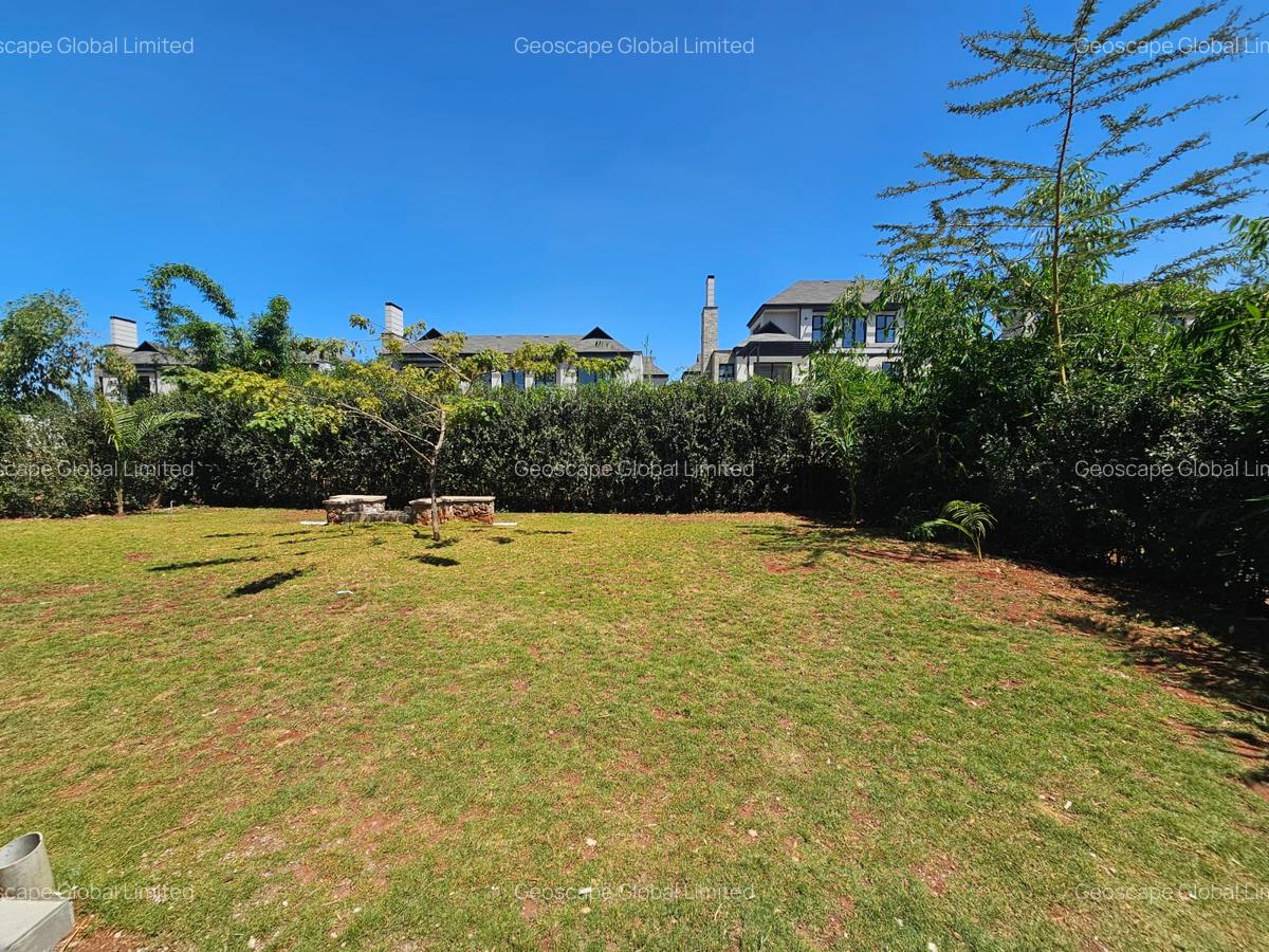 5 Bed Villa with En Suite in Runda - 12