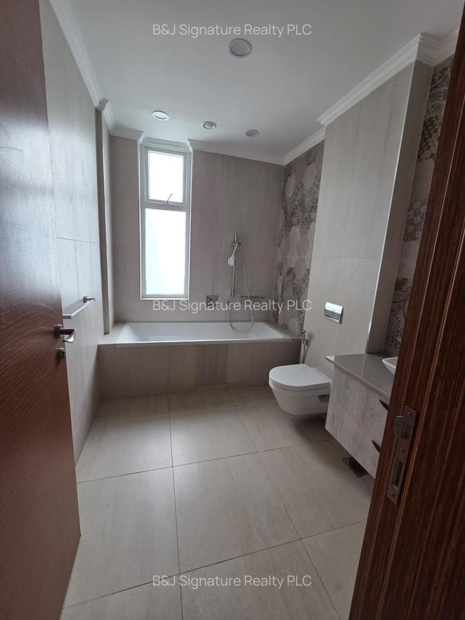 3 Bed Apartment with En Suite in Parklands - 13