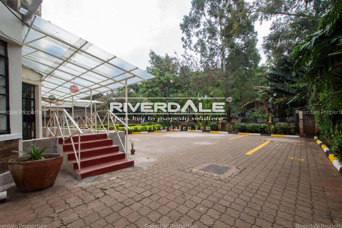 3 Bed Apartment with En Suite in Brookside - 15