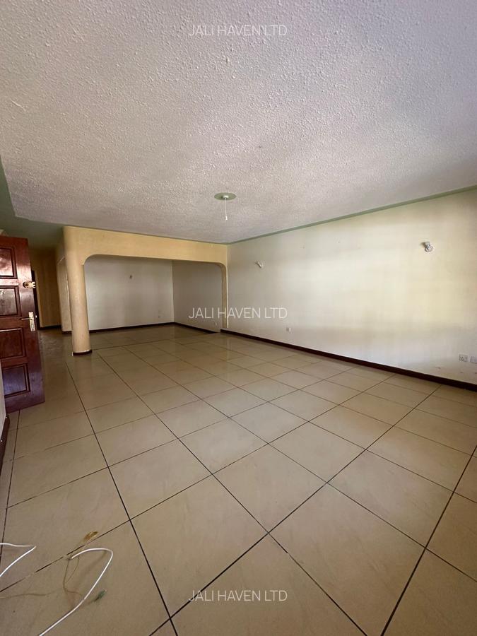 5 Bed Townhouse with En Suite in Lavington - 7