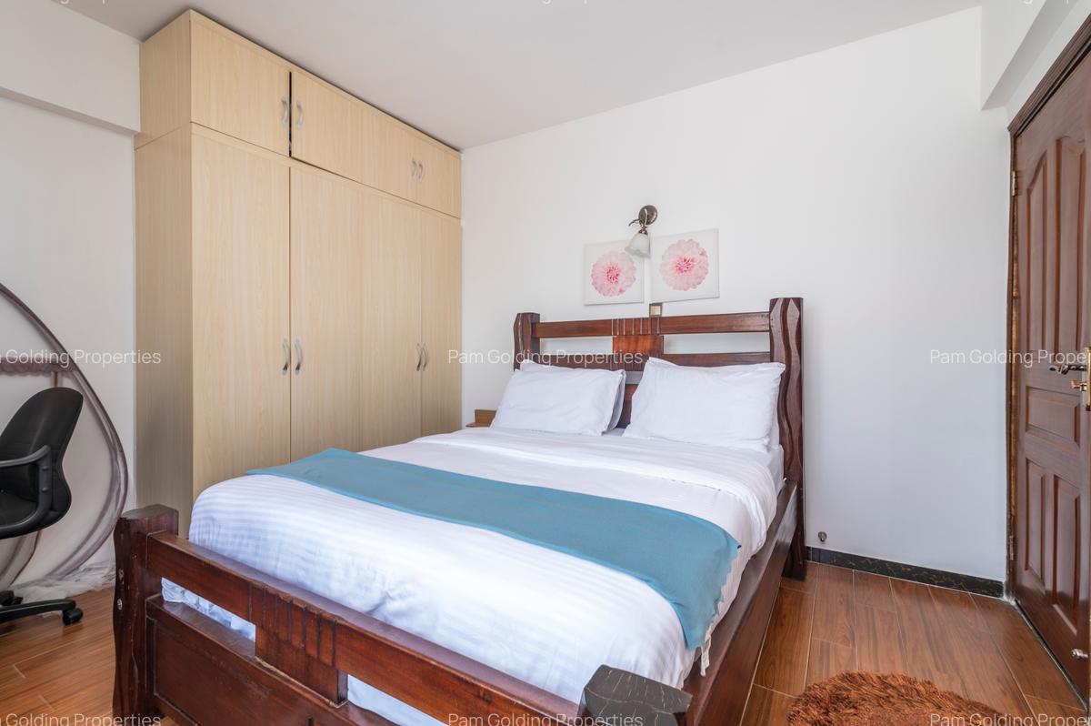 2 Bed Apartment with En Suite at Denis Prit - 13