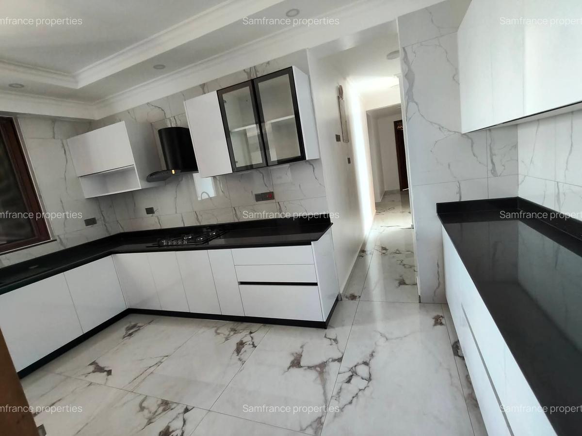 Serviced 5 Bed Apartment with En Suite at 1St Avanue - 3