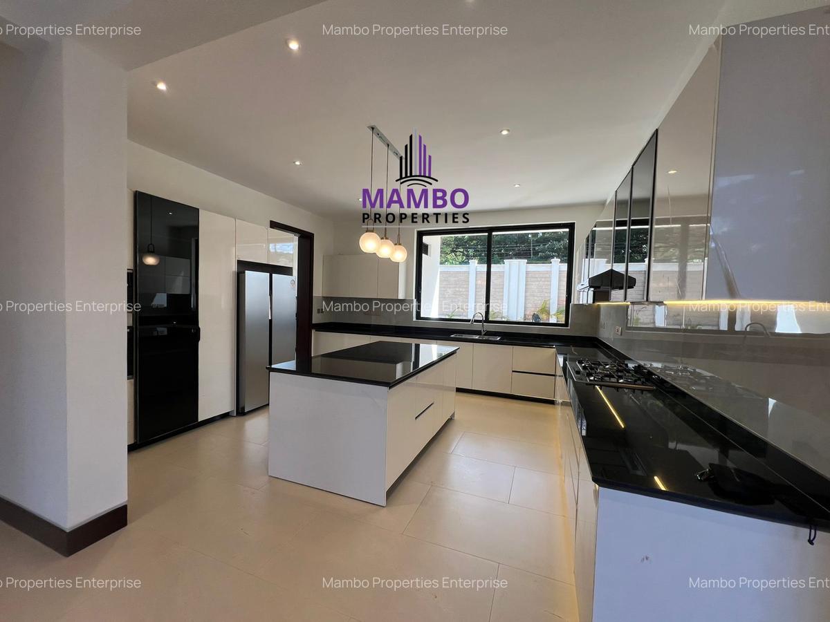 6 Bed Townhouse with En Suite at Peponi Rd - 3