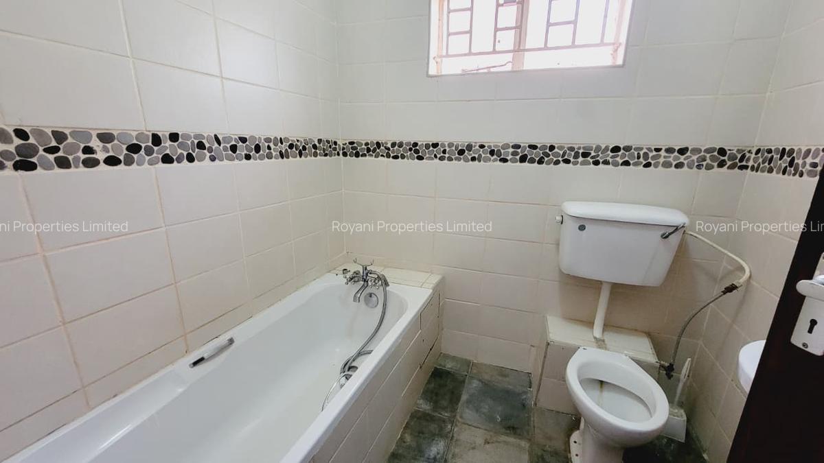 5 Bed House with En Suite in Rosslyn - 12