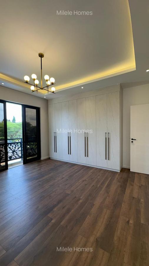5 Bed Villa with En Suite in Lavington - 19