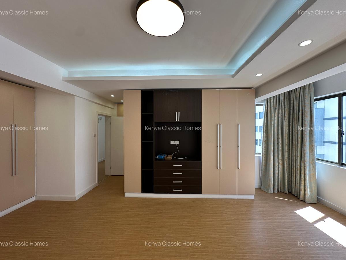 4 Bed Apartment with En Suite at Lavington - 8