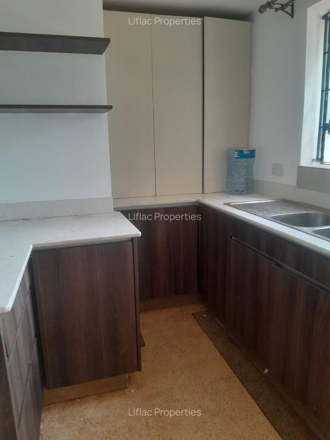 4 Bed House with En Suite in Runda - 6