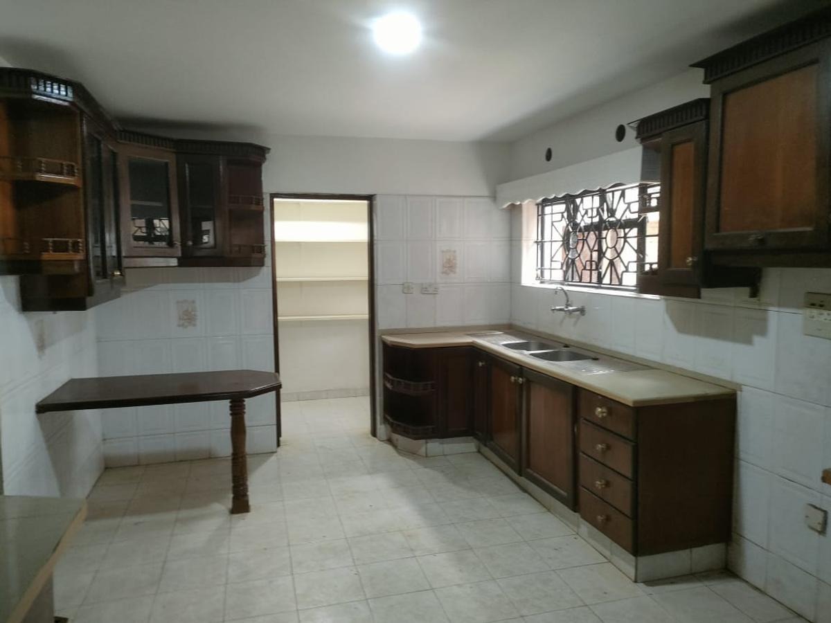 4 Bed House with En Suite in Runda - 4