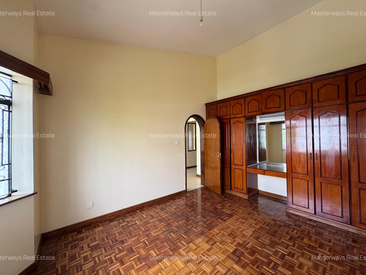 4 Bed Townhouse with En Suite in Riverside - 11